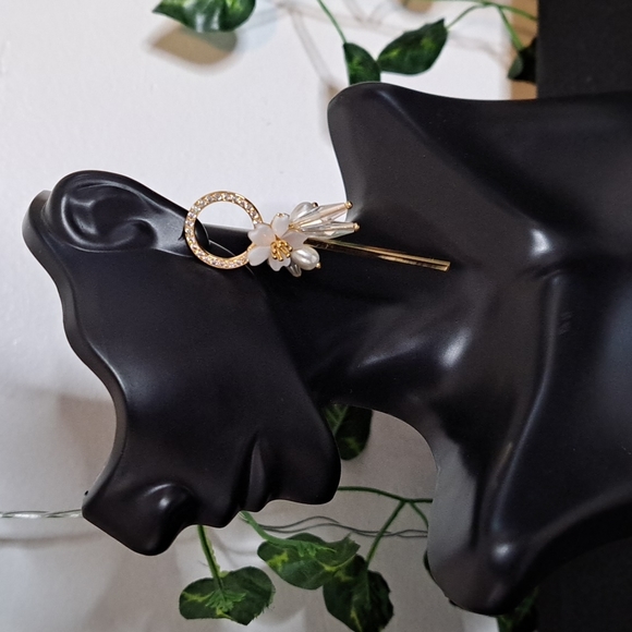 18k Gold-Plated Drop Floral Earrings - Picture 1 of 7